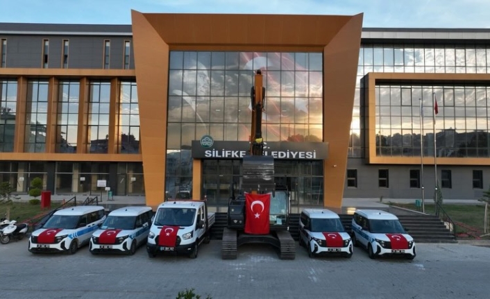 Silifke Belediyesi Hizmet Filosunu Güçlendirdi: Yeni Araçlar Göreve Başladı