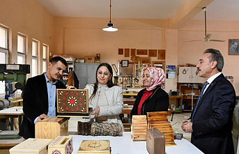 Mersin Valisi’nin Eşi Dudu İrem Toros’tan Silifke Atatürk El Sanatları Merkezi’ne Ziyaret