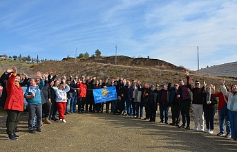 Yeşilovacık’ta Anlamlı Etkinlik: Yanan Orman Alanları Fidanlarla Yeniden Hayat Buluyor